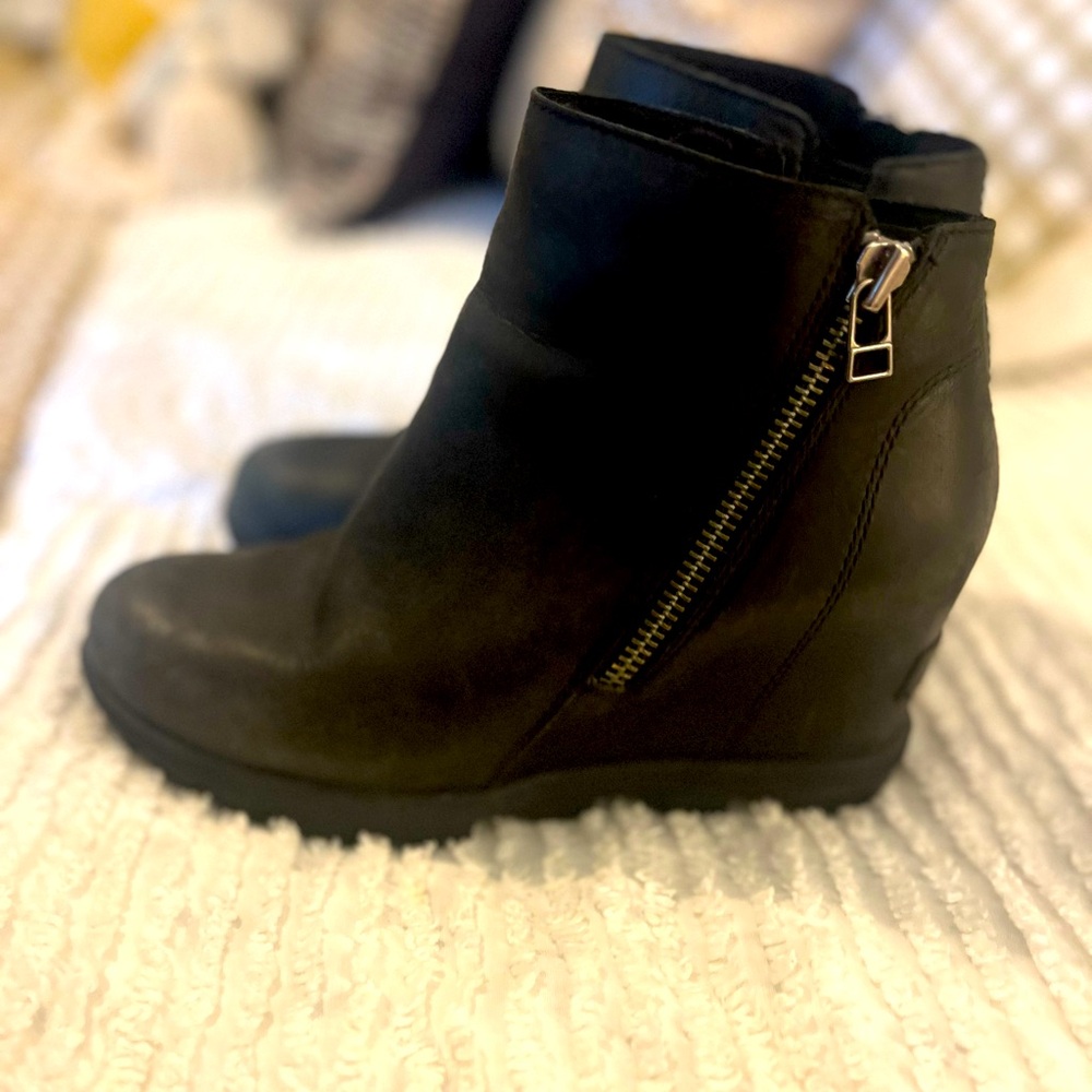 Sorel Joan of Arctic wedge II zip booties
